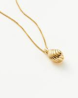 Wavy Ridge Droplet Pendant Necklace
