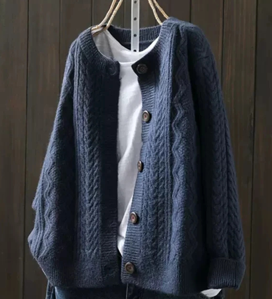 Lorença – Cardigan en Maille Torsadée