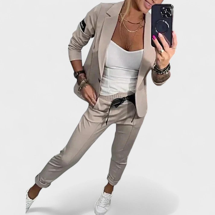 Adriana – Ensemble Élégant